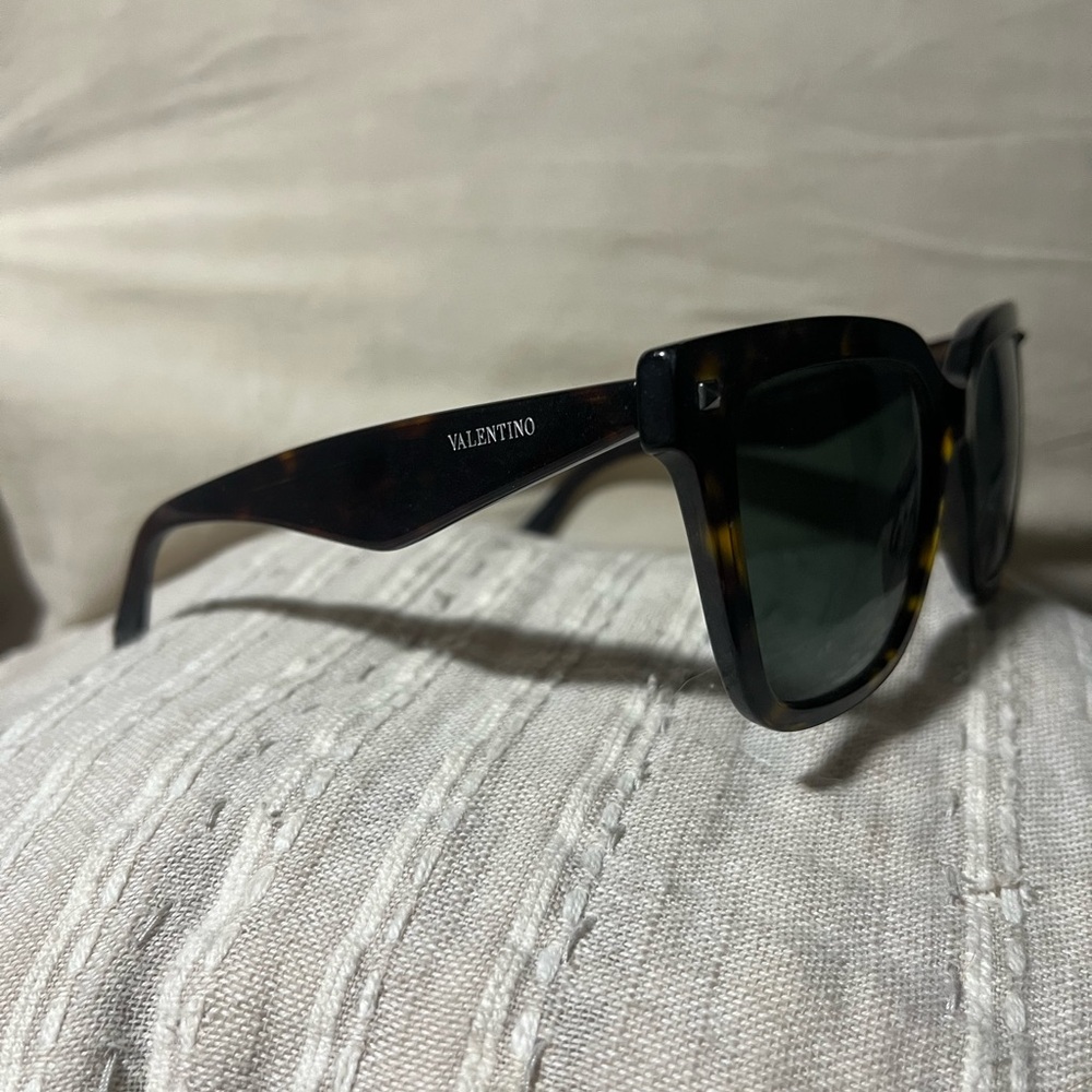 Valentino Sunnies